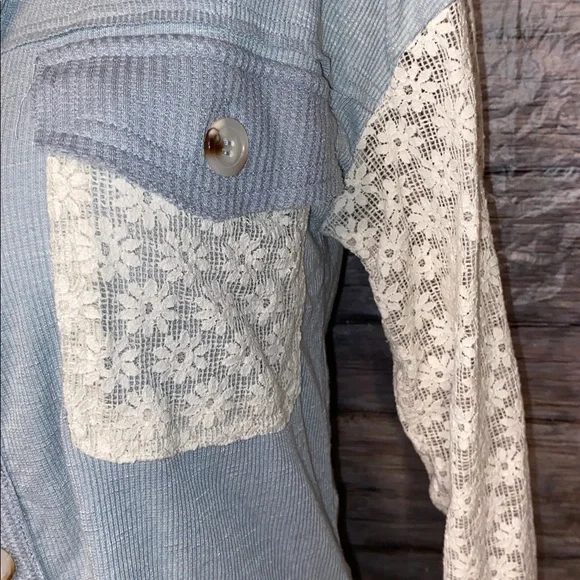 Hem & Thread Light Blue Button-Down Shirt Lace Accents - Picture 4 of 11